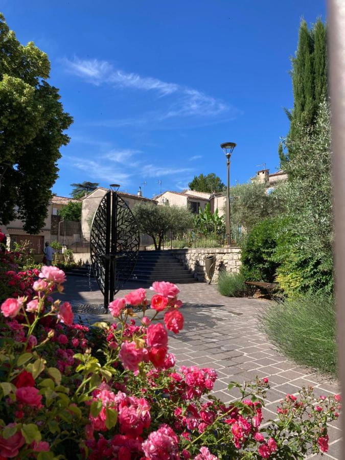 T2 Classe 2* Calme Au Coeur Du Village Provencale Gréoux-les-Bains Exteriér fotografie